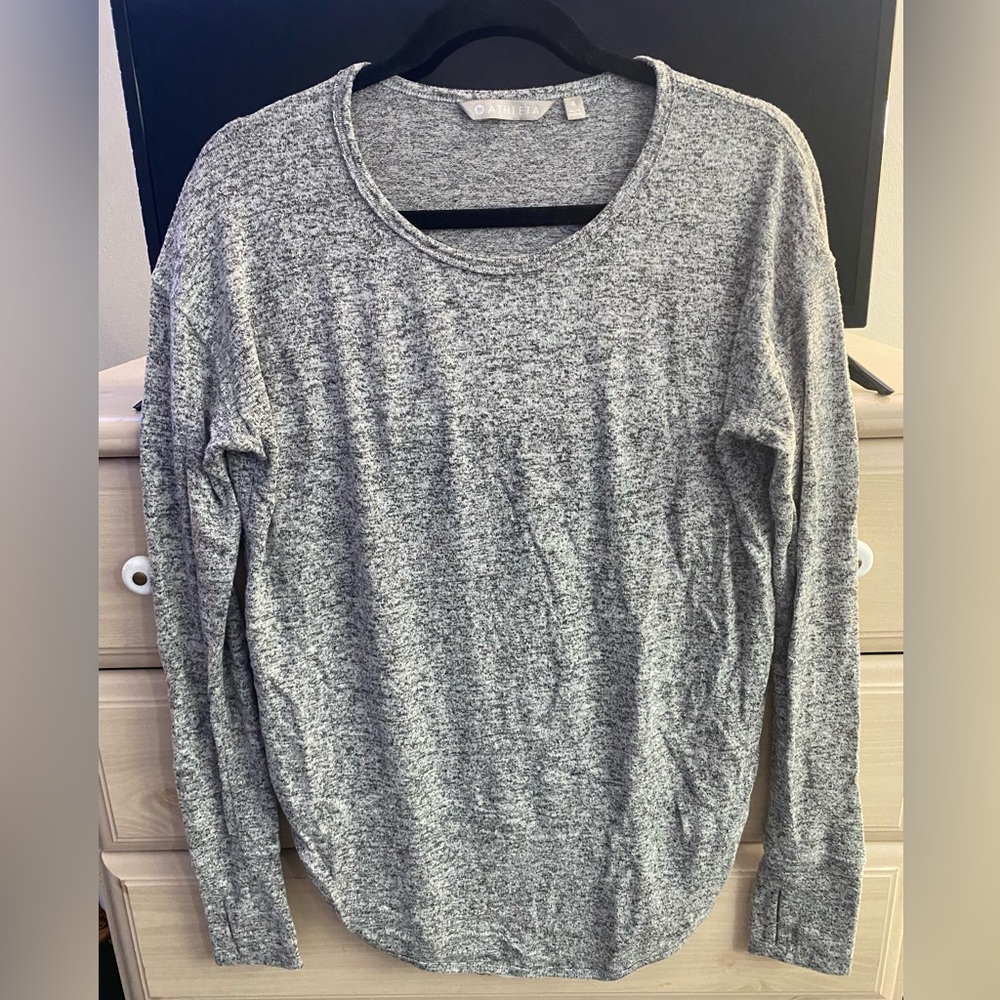 grey Athleta long sleeve shirt